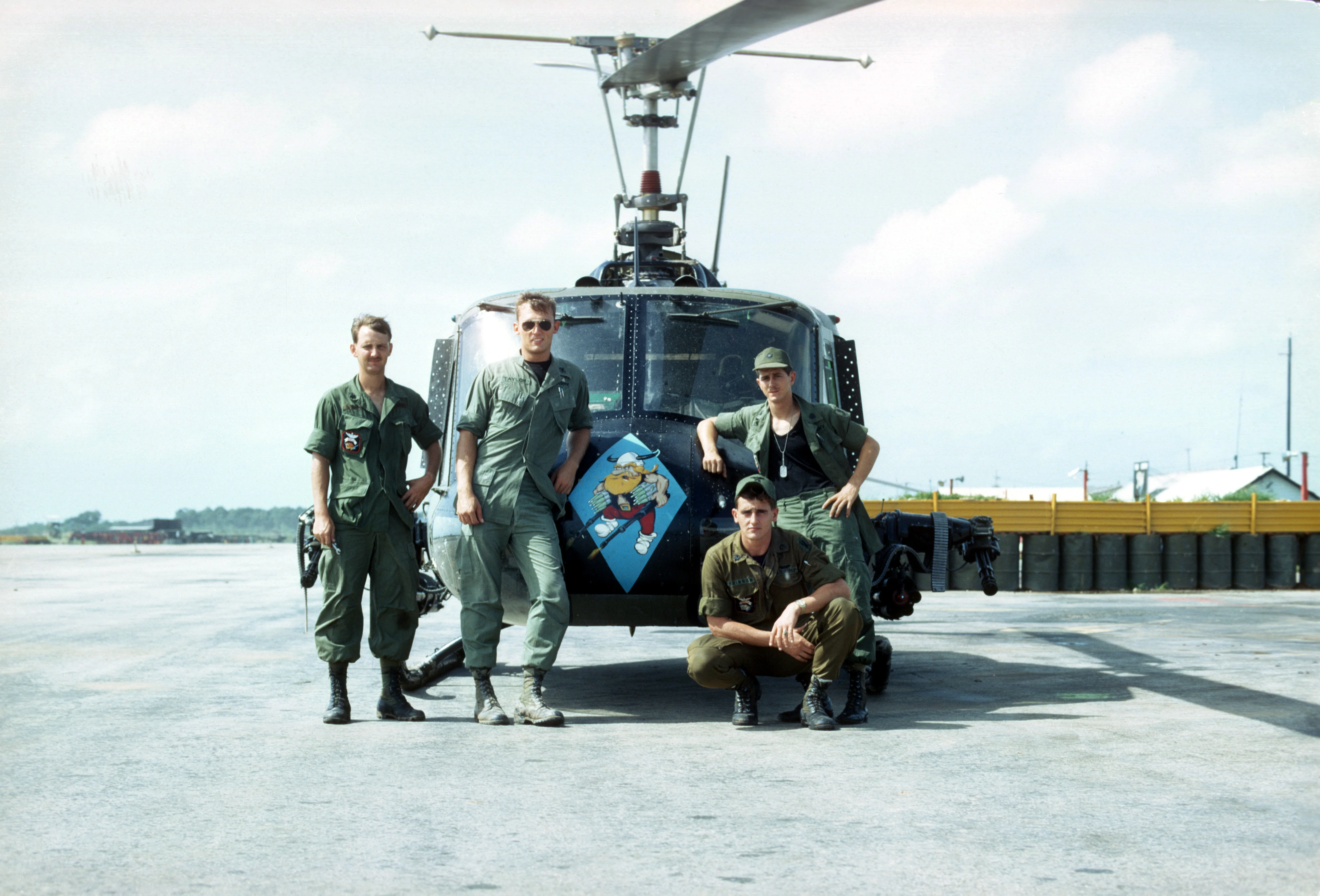 60s Vintage Vietnamese Hand-Embroidered 121st Aviation Company Pocket Patch - Image 5