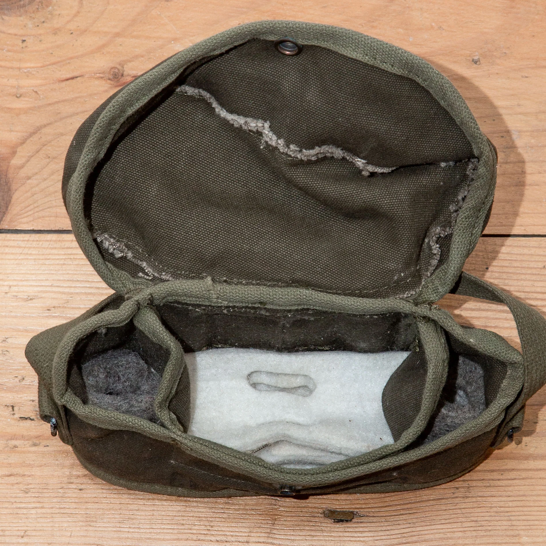 Rare Original 1960s Vietnam War CW-842/PSM-13 Battery Test Set Pouch - Image 4